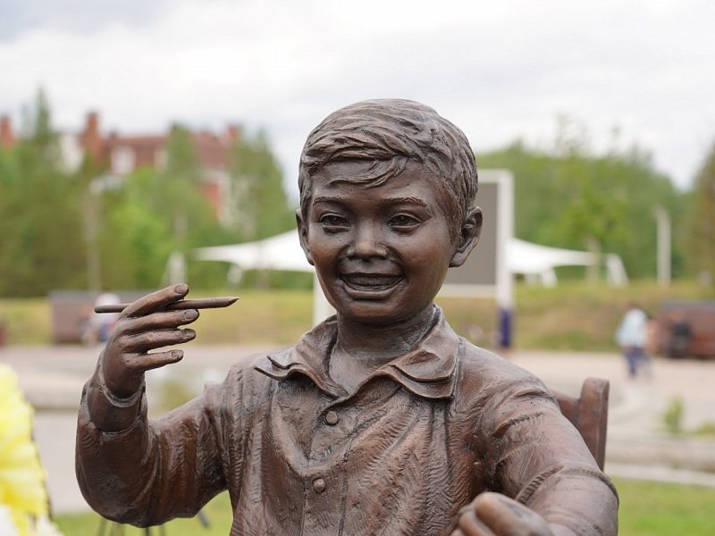 Памятник герою фильма «Меня зовут Кожа» открыли в столице