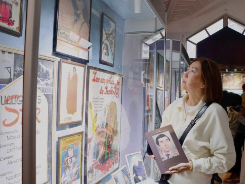 «Ұлы мұра – ұрпаққа өсиет»: в Алматы открылась выставка, посвящённая мастерам сцены и экрана